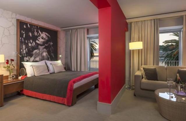 4 Star Hotel