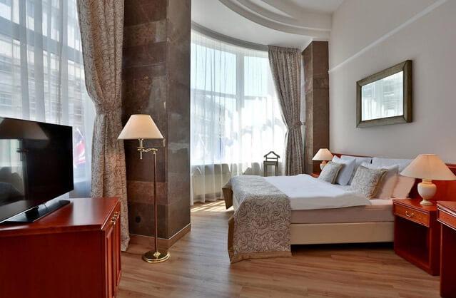 4 Star Hotel