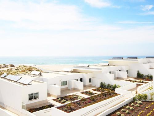 Praia D'El Rey: The Beachfront Apartment