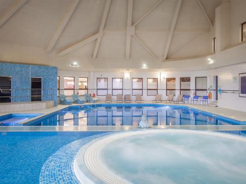 DoubleTree by Hilton Glasgow Westerwood Spa & Golf Resort