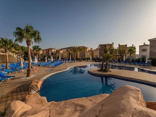 Los Lomas Village