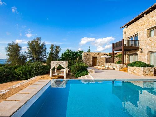 The Romanos, a Luxury Collection Resort