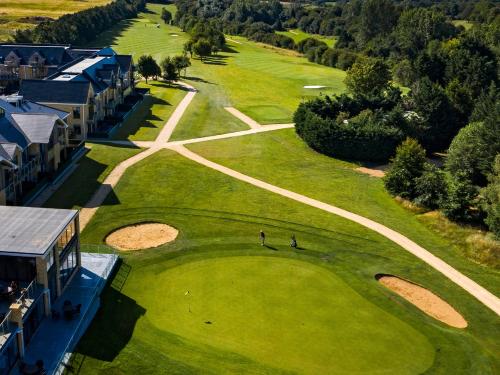The Cotswolds Club