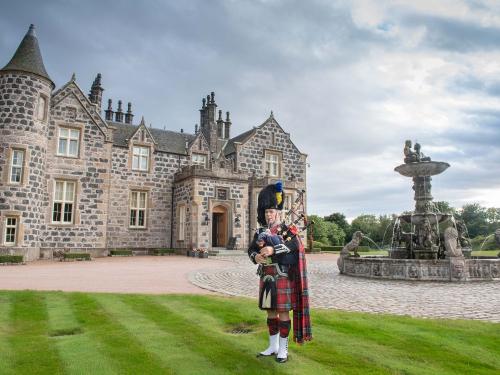 Trump MacLeod House & Lodge