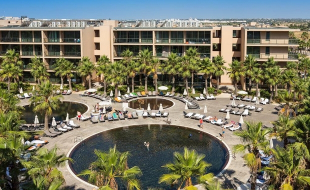 NAU Salgados Palm Village (3 Nights, All Inclusive + 2 Rounds)
