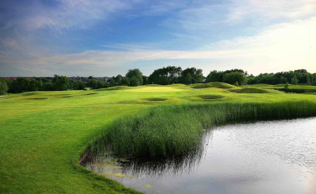 Village Hotel Herons' Reach (2 Night + 3 Rounds)