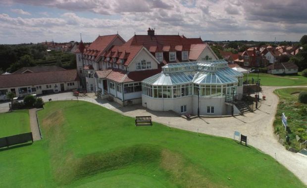 The North Shore Hotel & Golf Club (1 Night + 2 Rounds)