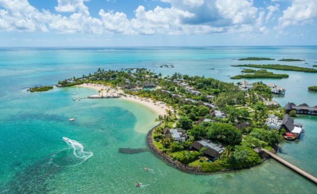 Four Seasons Resort Mauritius (7 Nights + 7 rounds)
