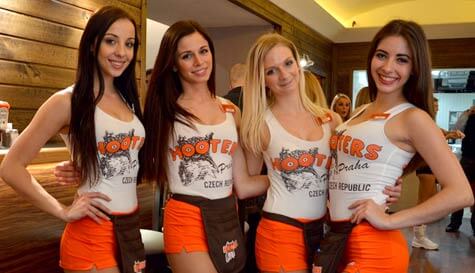 Hooters Meal