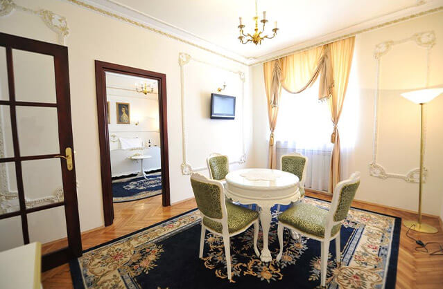 4 Star Hotel