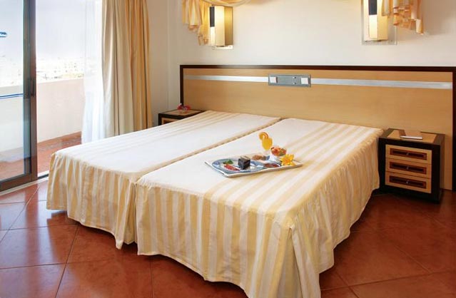 4 Star Hotel or Apartments