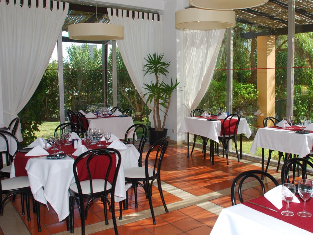 Dom Pedro Portobelo Hotel