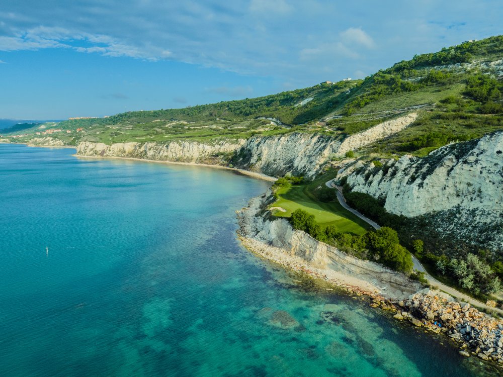 Thracian Cliffs Signature Course