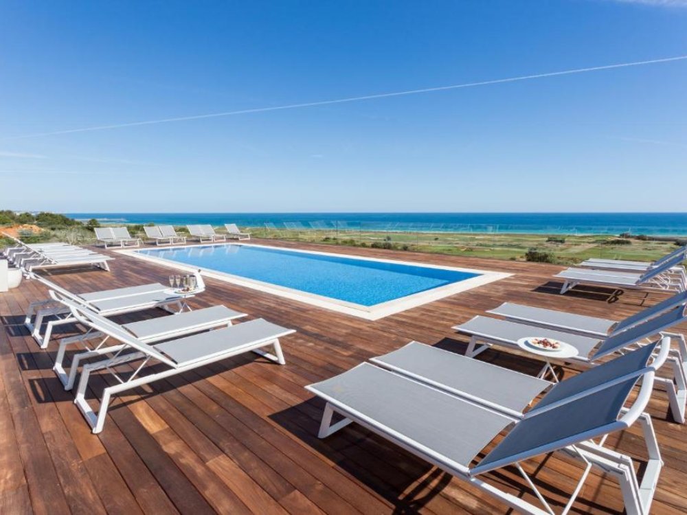 Palmares Beach House Hotel