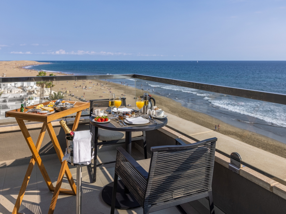 Hotel Faro, a Lopesan Collection Hotel