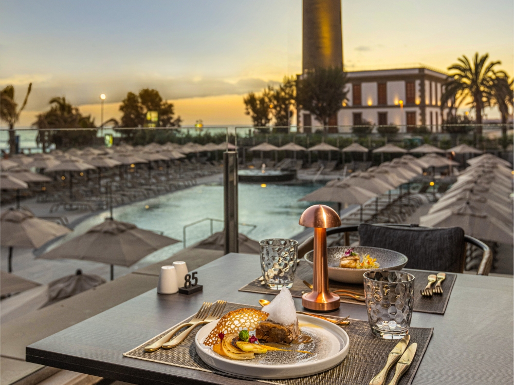 Hotel Faro, a Lopesan Collection Hotel