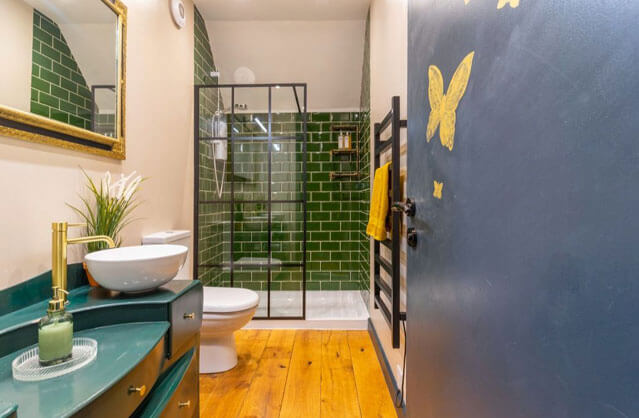 Bath accommodation