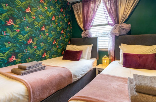 Bath accommodation