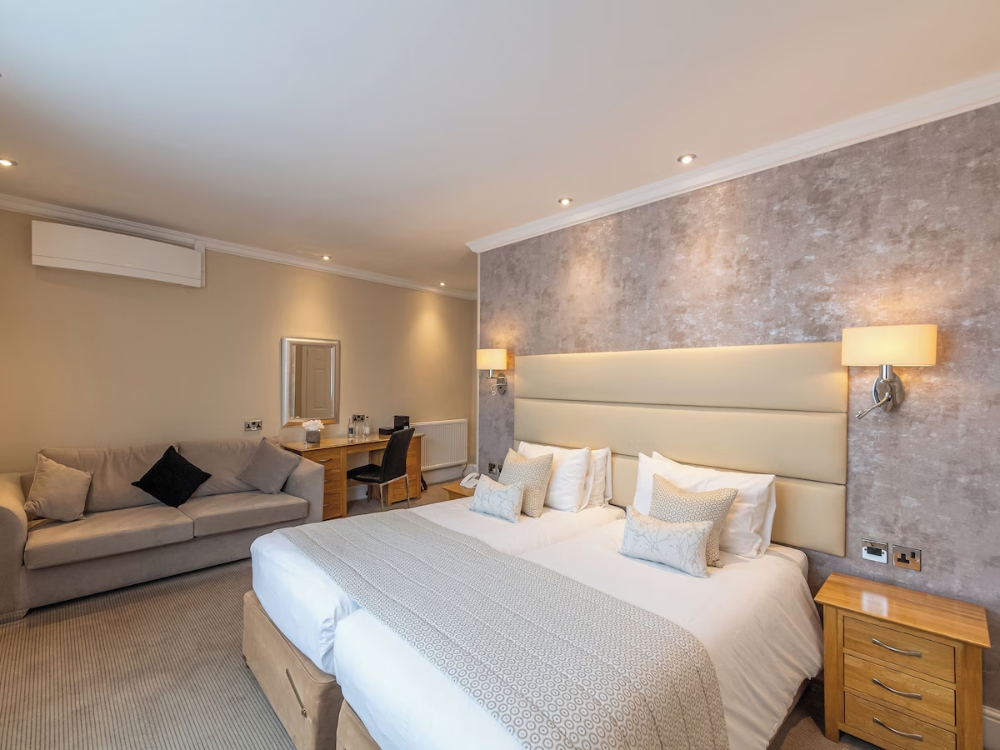 The Royal and Fortescue Hotel