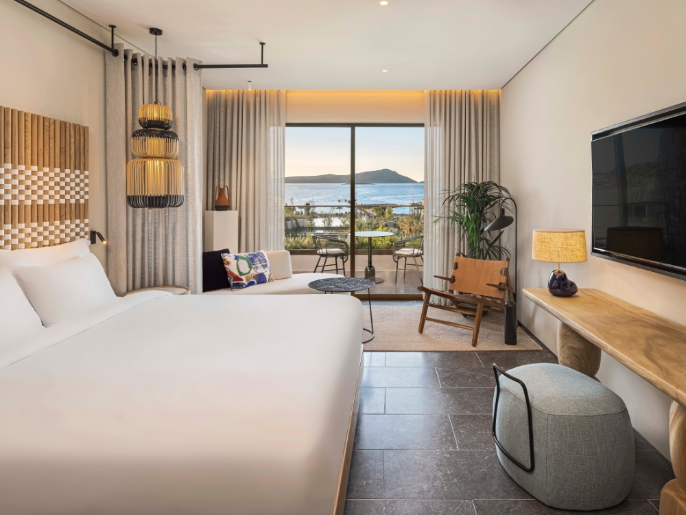 W Costa Navarino