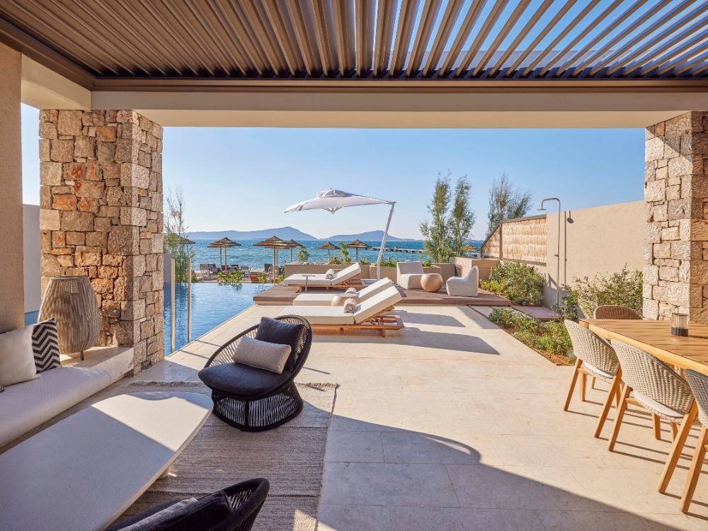 W Costa Navarino