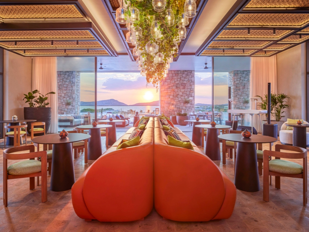 W Costa Navarino