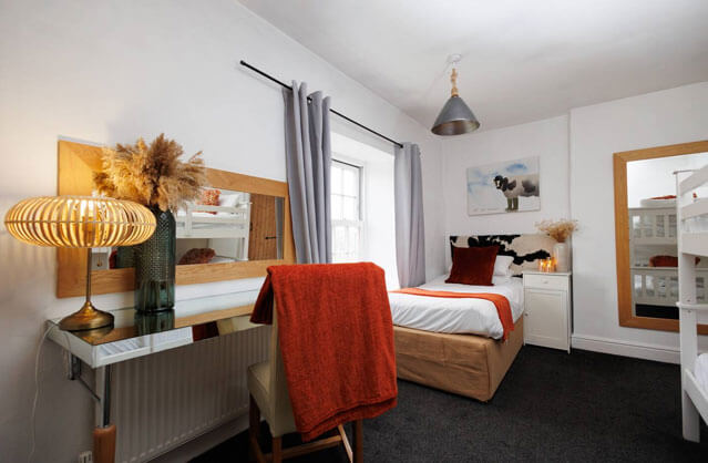 Bath accommodation