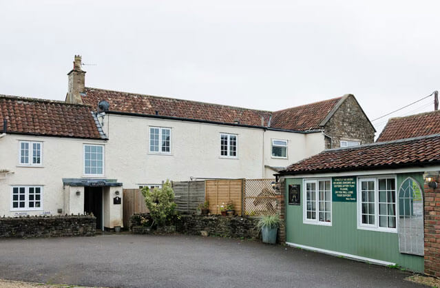 Bath accommodation
