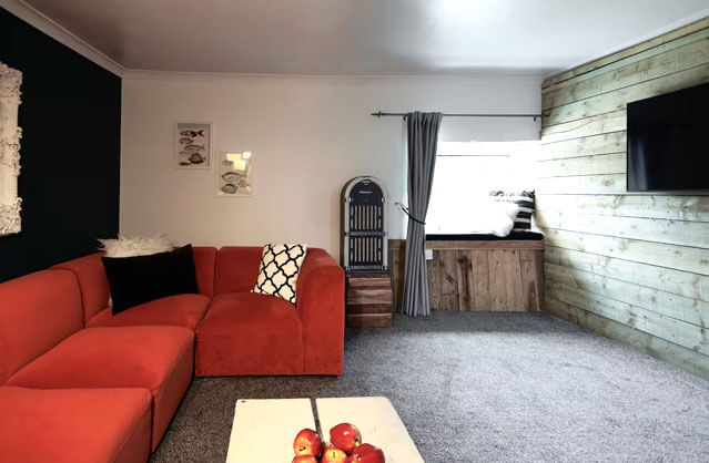 Bath accommodation