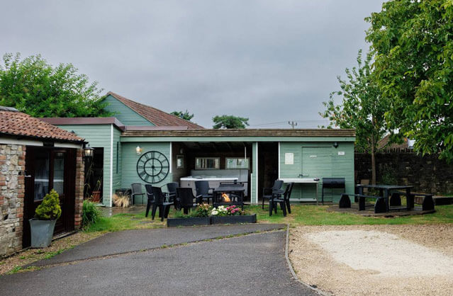 Bath accommodation