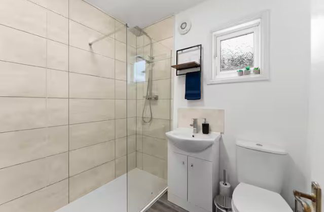 Bath accommodation