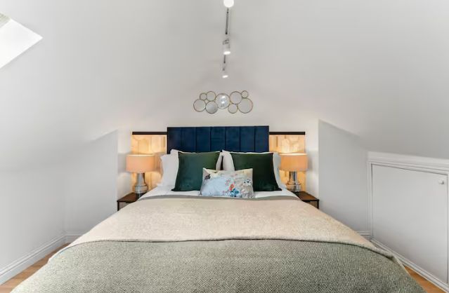 Bath accommodation