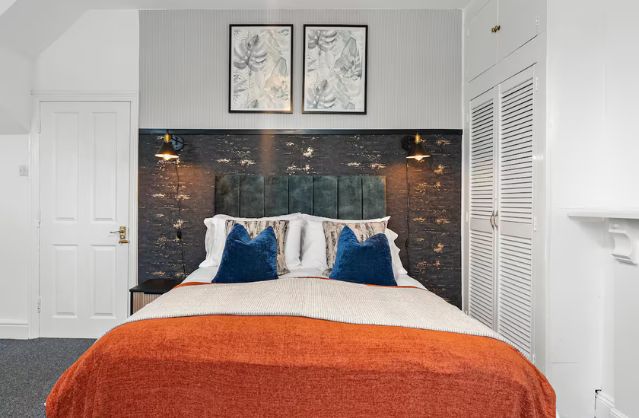 Bath accommodation