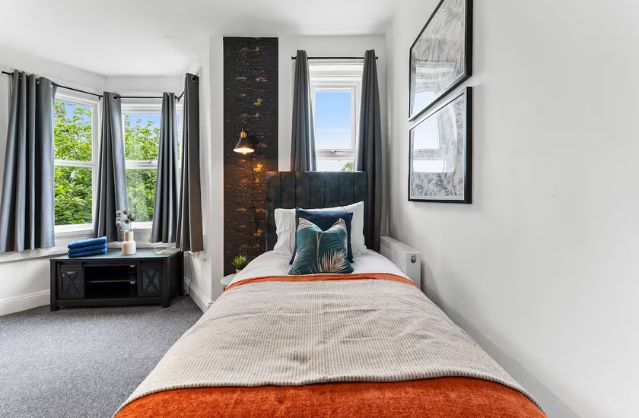 Bath accommodation