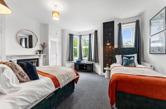 Bath accommodation