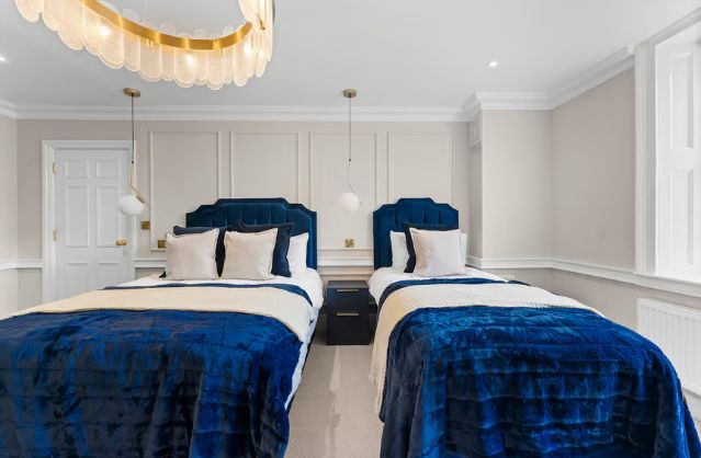 Bath accommodation