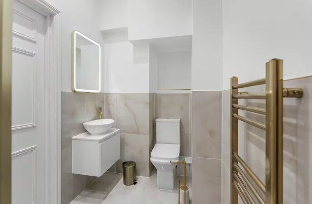 Bath accommodation