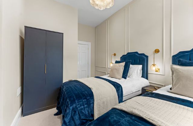 Bath accommodation