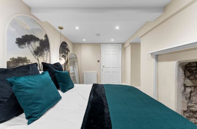 Bath accommodation