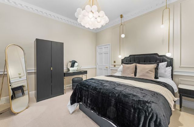 Bath accommodation