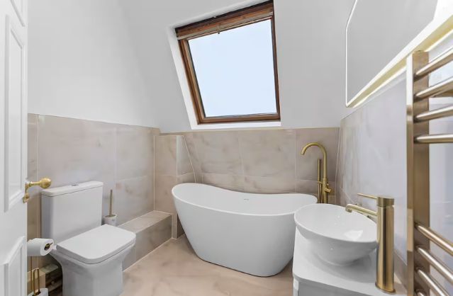 Bath accommodation