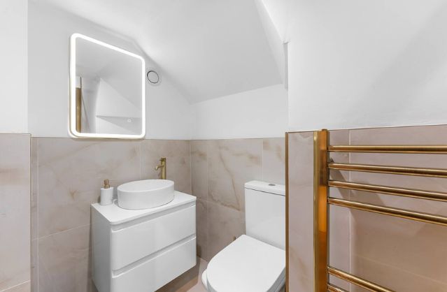 Bath accommodation