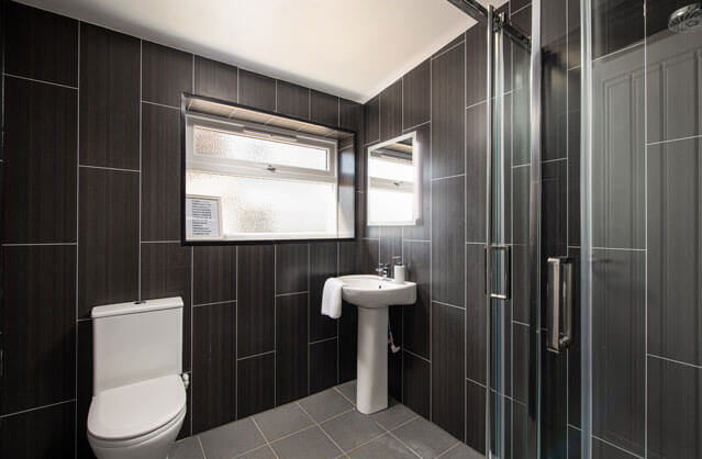 Bath accommodation