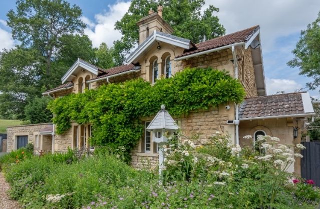 Bath accommodation