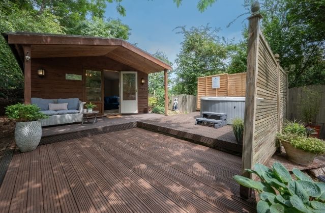 Bath accommodation