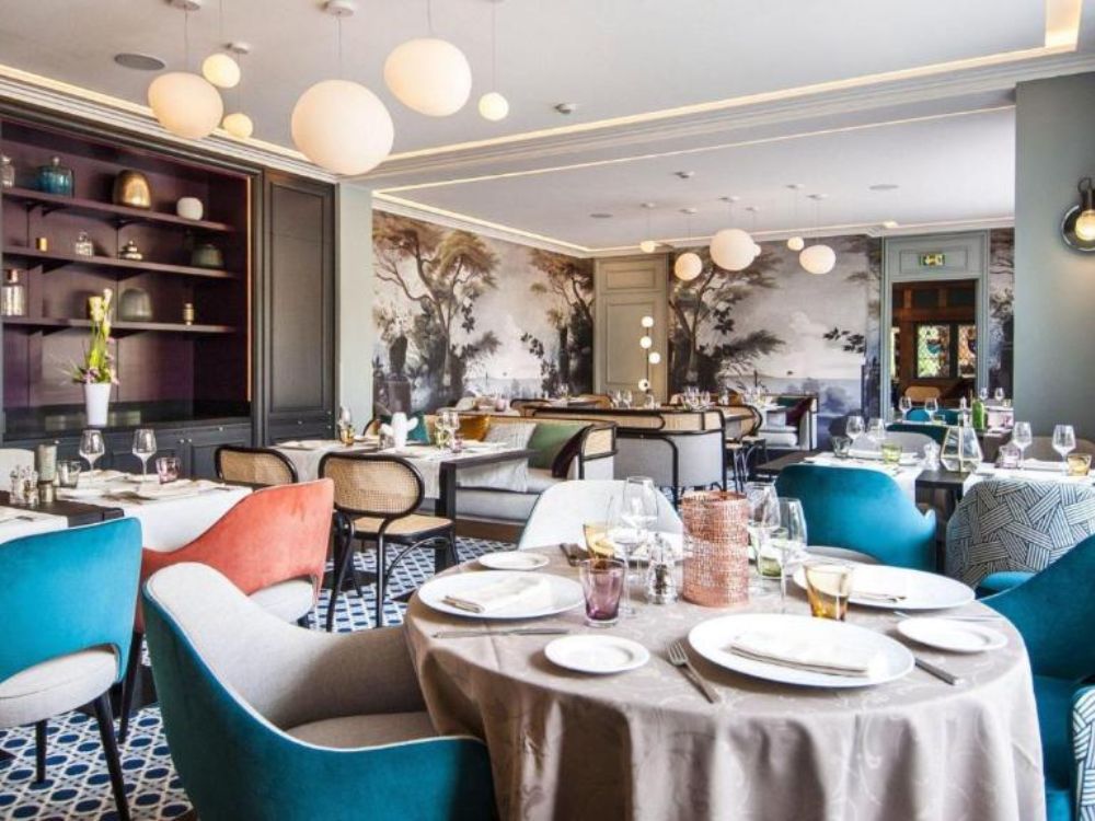 Le Manoir Hotel