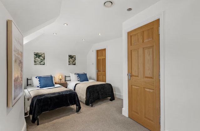 Bath accommodation