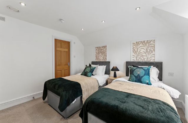 Bath accommodation