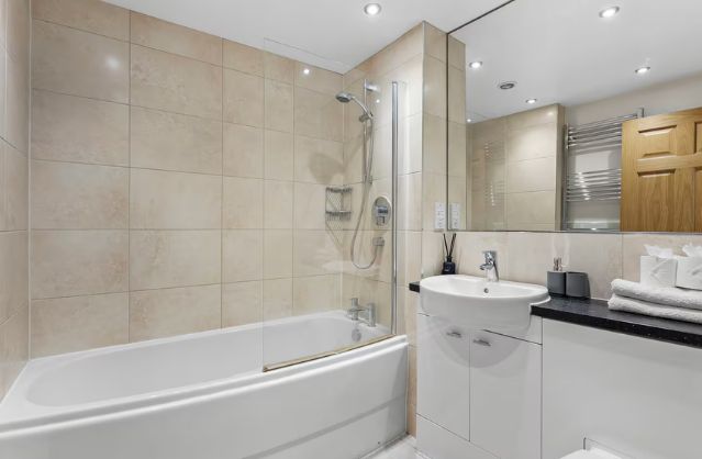 Bath accommodation