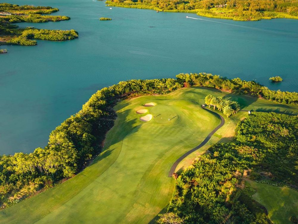 Anahita Golf Course